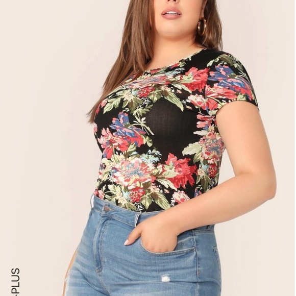 SHEIN Tops - SHEIN Plus Floral Print Cap Sleeve Top